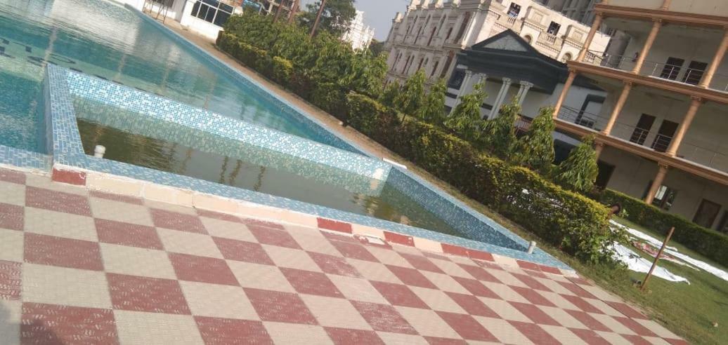 Aristro Club Hotel Колката Екстериор снимка
