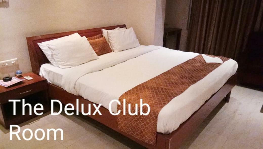 Aristro Club Hotel Колката Екстериор снимка