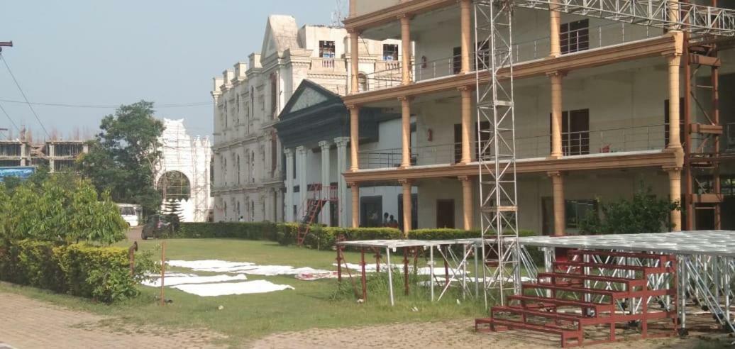 Aristro Club Hotel Колката Екстериор снимка